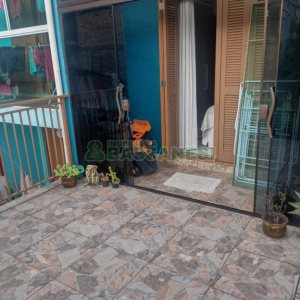 Sobrado com 49m², 2 dormitórios, 1 vaga, no bairro Santa Catarina em Caxias do Sul para Comprar