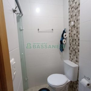 Sobrado com 80m², 2 dormitórios, 1 vaga, no bairro Cidade Nova em Caxias do Sul para Alugar