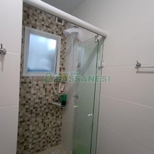 Sobrado com 80m², 2 dormitórios, 1 vaga, no bairro Cidade Nova em Caxias do Sul para Alugar