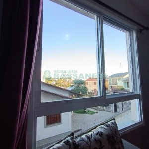 Sobrado com 80m², 2 dormitórios, 1 vaga, no bairro Cidade Nova em Caxias do Sul para Alugar