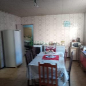 Casa com 132m², 3 dormitórios, 1 vaga, no bairro Medianeira em Caxias do Sul para Comprar