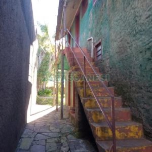 Casa com 132m², 3 dormitórios, 1 vaga, no bairro Medianeira em Caxias do Sul para Comprar