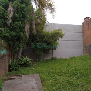 Casa com 132m², 3 dormitórios, 1 vaga, no bairro Medianeira em Caxias do Sul para Comprar