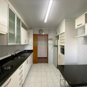 Apartamento com 93m², 3 dormitórios, 2 vagas, no bairro Pio X em Caxias do Sul para Comprar