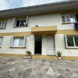 Sobrado com 79m², 2 dormitórios, 1 vaga, no bairro Santa Catarina em Caxias do Sul para Comprar