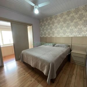 Sobrado com 79m², 2 dormitórios, 1 vaga, no bairro Santa Catarina em Caxias do Sul para Comprar