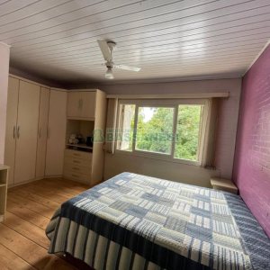 Sobrado com 79m², 2 dormitórios, 1 vaga, no bairro Santa Catarina em Caxias do Sul para Comprar