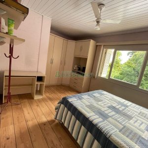 Sobrado com 79m², 2 dormitórios, 1 vaga, no bairro Santa Catarina em Caxias do Sul para Comprar