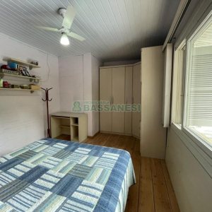 Sobrado com 79m², 2 dormitórios, 1 vaga, no bairro Santa Catarina em Caxias do Sul para Comprar