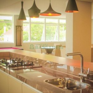 Apartamento com 54m², 2 dormitórios, 1 vaga, no bairro São Pelegrino em Caxias do Sul para Alugar
