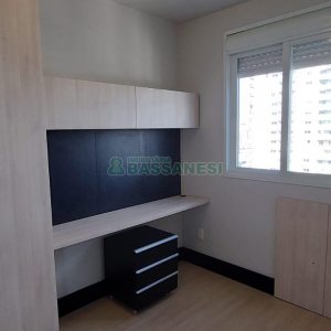 Apartamento com 54m², 2 dormitórios, 1 vaga, no bairro São Pelegrino em Caxias do Sul para Alugar