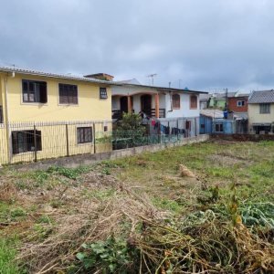 Terreno com 360m², no bairro Charqueadas em Caxias do Sul para Comprar