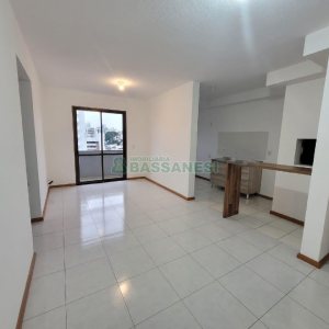 Apartamento com 65m², 2 dormitórios, 2 vagas, no bairro São Pelegrino em Caxias do Sul para Alugar