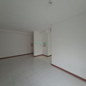 Apartamento com 64m², 2 dormitórios, no bairro São Pelegrino em Caxias do Sul para Alugar