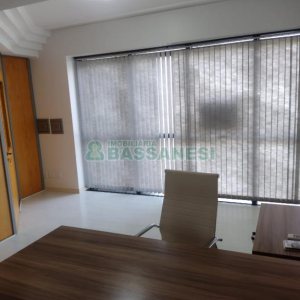 Sala com 37m², no bairro Centro em Caxias do Sul para Comprar