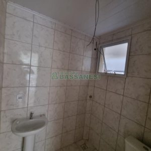 Apartamento com 49m², 2 dormitórios, 1 vaga, no bairro Nossa Senhora das Graças em Caxias do Sul para Alugar