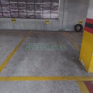 Box com 12m², no bairro São Pelegrino em Caxias do Sul para Comprar