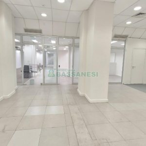 Loja com 1111m², 2 vagas, no bairro Centro em Caxias do Sul para Alugar