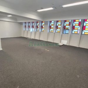 Loja com 1111m², 2 vagas, no bairro Centro em Caxias do Sul para Alugar