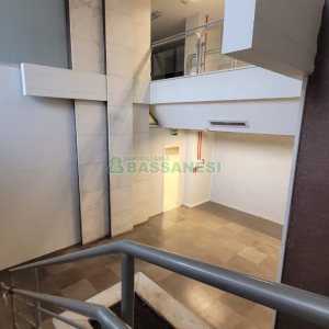 Loja com 1111m², 2 vagas, no bairro Centro em Caxias do Sul para Alugar