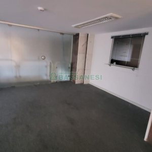 Loja com 1111m², 2 vagas, no bairro Centro em Caxias do Sul para Alugar