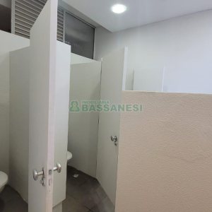 Loja com 1111m², 2 vagas, no bairro Centro em Caxias do Sul para Alugar