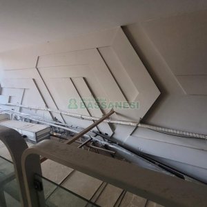 Loja com 1111m², 2 vagas, no bairro Centro em Caxias do Sul para Alugar