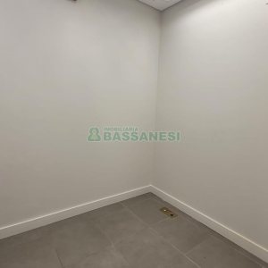 Loja com 1111m², 2 vagas, no bairro Centro em Caxias do Sul para Alugar