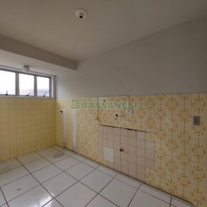 Apartamento com 68m², 3 dormitórios, 1 vaga, no bairro Floresta em Caxias do Sul para Comprar