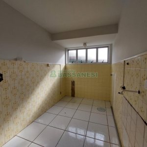 Apartamento com 68m², 3 dormitórios, 1 vaga, no bairro Floresta em Caxias do Sul para Comprar