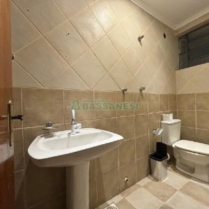 Loja com 450m², no bairro Lourdes em Caxias do Sul para Alugar