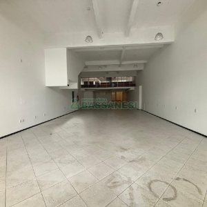 Loja com 450m², no bairro Lourdes em Caxias do Sul para Alugar