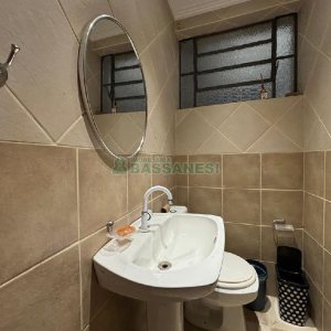 Loja com 450m², no bairro Lourdes em Caxias do Sul para Alugar