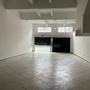 Loja com 450m², no bairro Lourdes em Caxias do Sul para Alugar