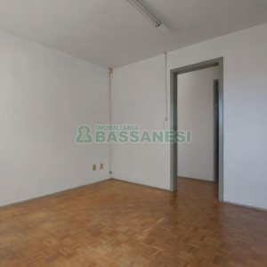 Casa com 90m², 3 dormitórios, 1 vaga, no bairro Universitário em Caxias do Sul para Alugar