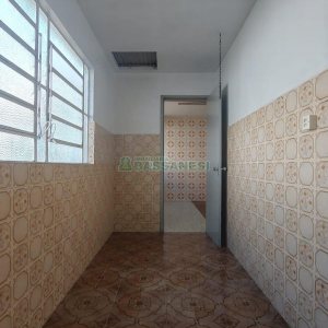 Casa com 90m², 3 dormitórios, 1 vaga, no bairro Universitário em Caxias do Sul para Alugar