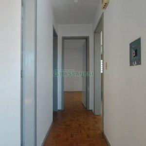 Casa com 90m², 3 dormitórios, 1 vaga, no bairro Universitário em Caxias do Sul para Alugar
