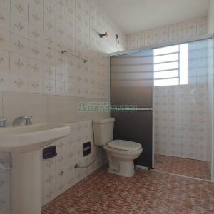 Casa com 90m², 3 dormitórios, 1 vaga, no bairro Universitário em Caxias do Sul para Alugar