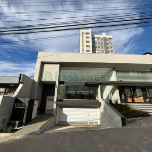 Apto Mobiliado com 42m², 1 dormitório, 1 vaga, no bairro Lourdes em Caxias do Sul para Alugar