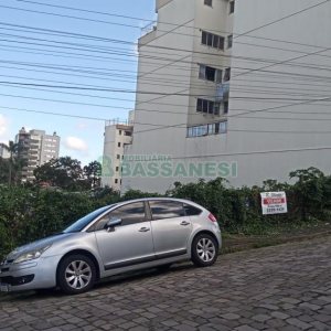 Terreno com 580m², no bairro Cristo Redentor em Caxias do Sul para Comprar