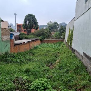 Terreno com 485m², no bairro Centro em Caxias do Sul para Comprar