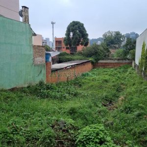 Terreno com 485m², no bairro Centro em Caxias do Sul para Comprar