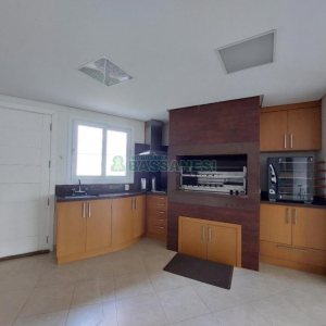 Casa com 552m², 4 dormitórios, 4 vagas, no bairro Sant Etiene em Caxias do Sul para Comprar