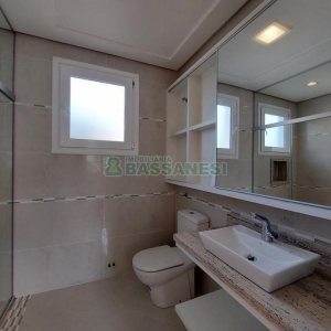 Casa com 552m², 4 dormitórios, 4 vagas, no bairro Sant Etiene em Caxias do Sul para Comprar