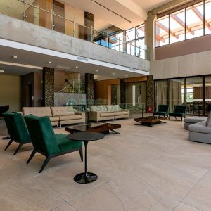 Casa com 1130m², 4 dormitórios, 2 vagas, no bairro São Ciro em Caxias do Sul para Comprar