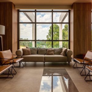 Casa com 1130m², 4 dormitórios, 2 vagas, no bairro São Ciro em Caxias do Sul para Comprar