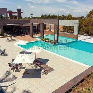 Casa com 1130m², 4 dormitórios, 2 vagas, no bairro São Ciro em Caxias do Sul para Comprar