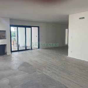 Casa com 1130m², 4 dormitórios, 2 vagas, no bairro São Ciro em Caxias do Sul para Comprar