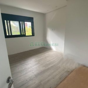 Casa com 1130m², 4 dormitórios, 2 vagas, no bairro São Ciro em Caxias do Sul para Comprar