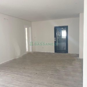 Casa com 1130m², 4 dormitórios, 2 vagas, no bairro São Ciro em Caxias do Sul para Comprar